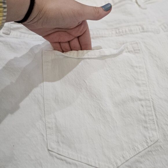 Abercrombie & Fitch Women’s The Mom Shorts Size 35/20 High Rise White Denim - Picture 6 of 7